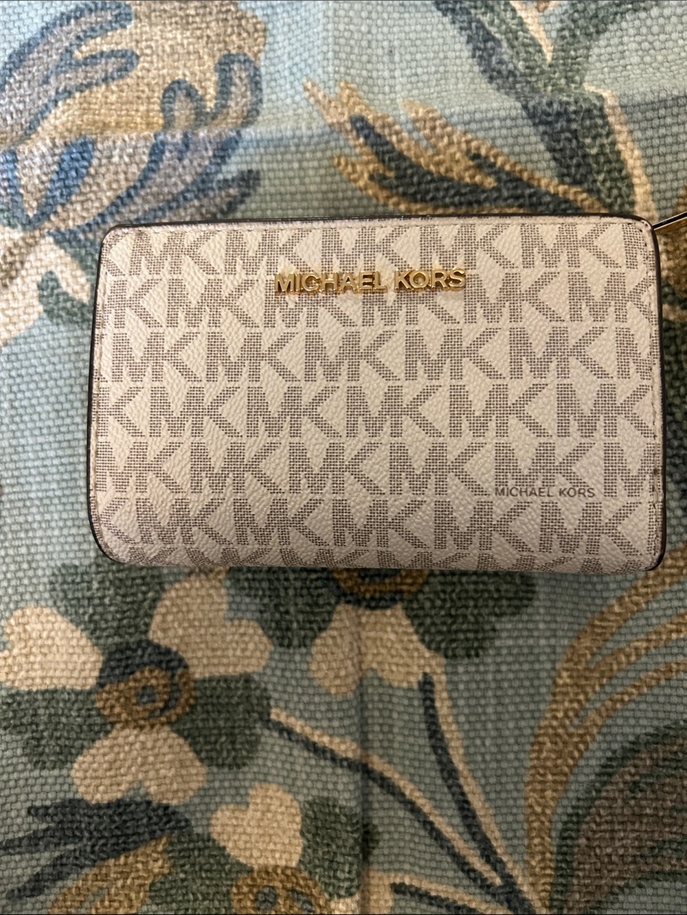 Authentic MICHAEL KORS Beige Signature MK Print Wallet with Gold Logo